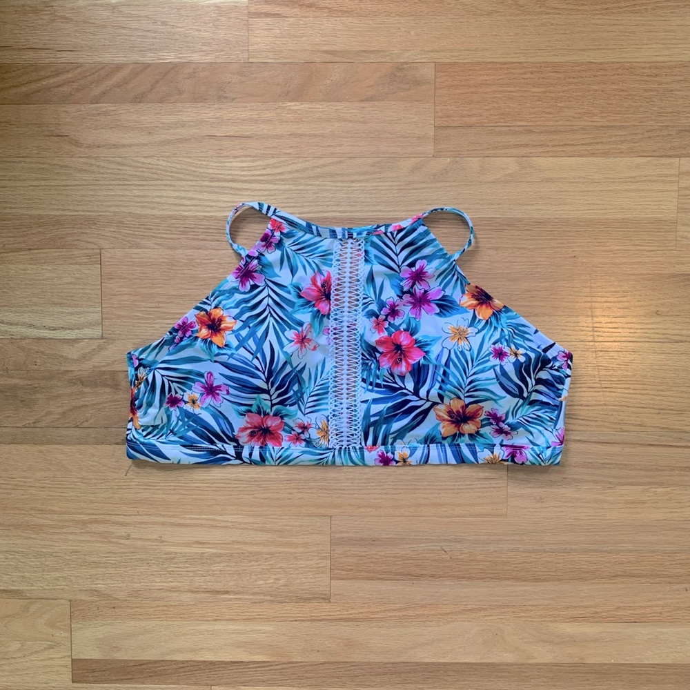 NWOT - Time and Tru Tropical White Floral Crochet High-Neck Swim Top. Size 3X.